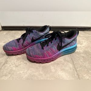 Vintage Women’s Nike Flyknit Max Size 8